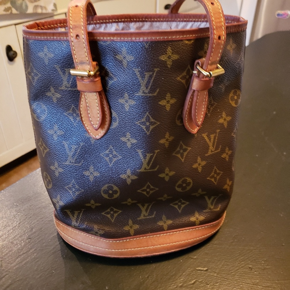 Louis Vuitton Small Bucket bag